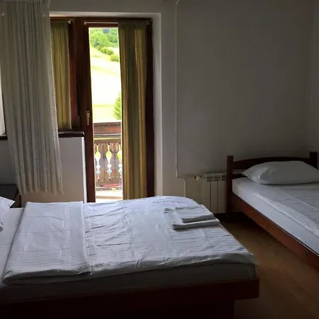 Gostilna Lokve Bed & Breakfast Exterior photo